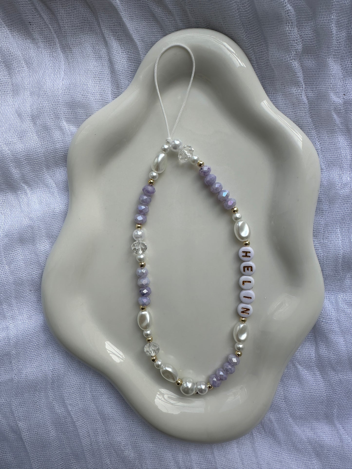 Handykette personalisiert mit Weißen und Lila Perlen - 10068
