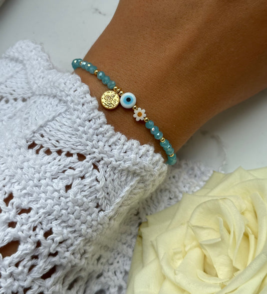 Perlenarmband mit Blauen Kristallperlen und Goldenen Perlen + Taler, Nazar und Papatya Anhänger - 10888