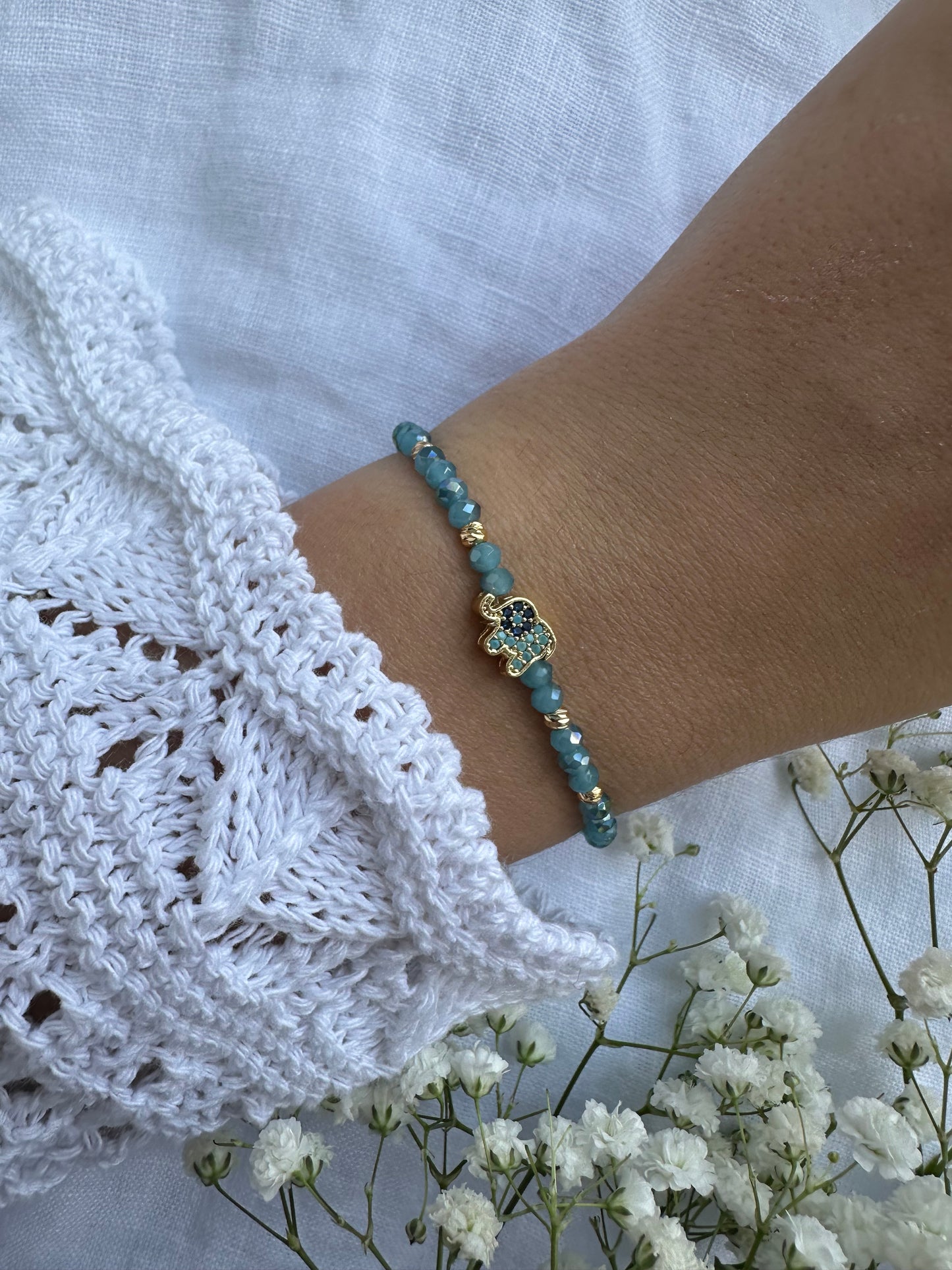 Perlenarmband mit Blauen Kristallperlen und Elefanten Anhänger - 10421
