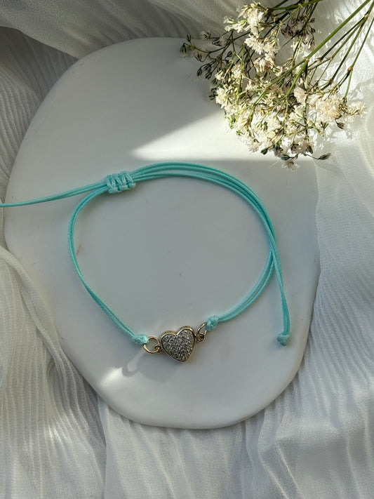 Verstellbares Stoffarmband Türkis mit Herz Anhänger - 10990