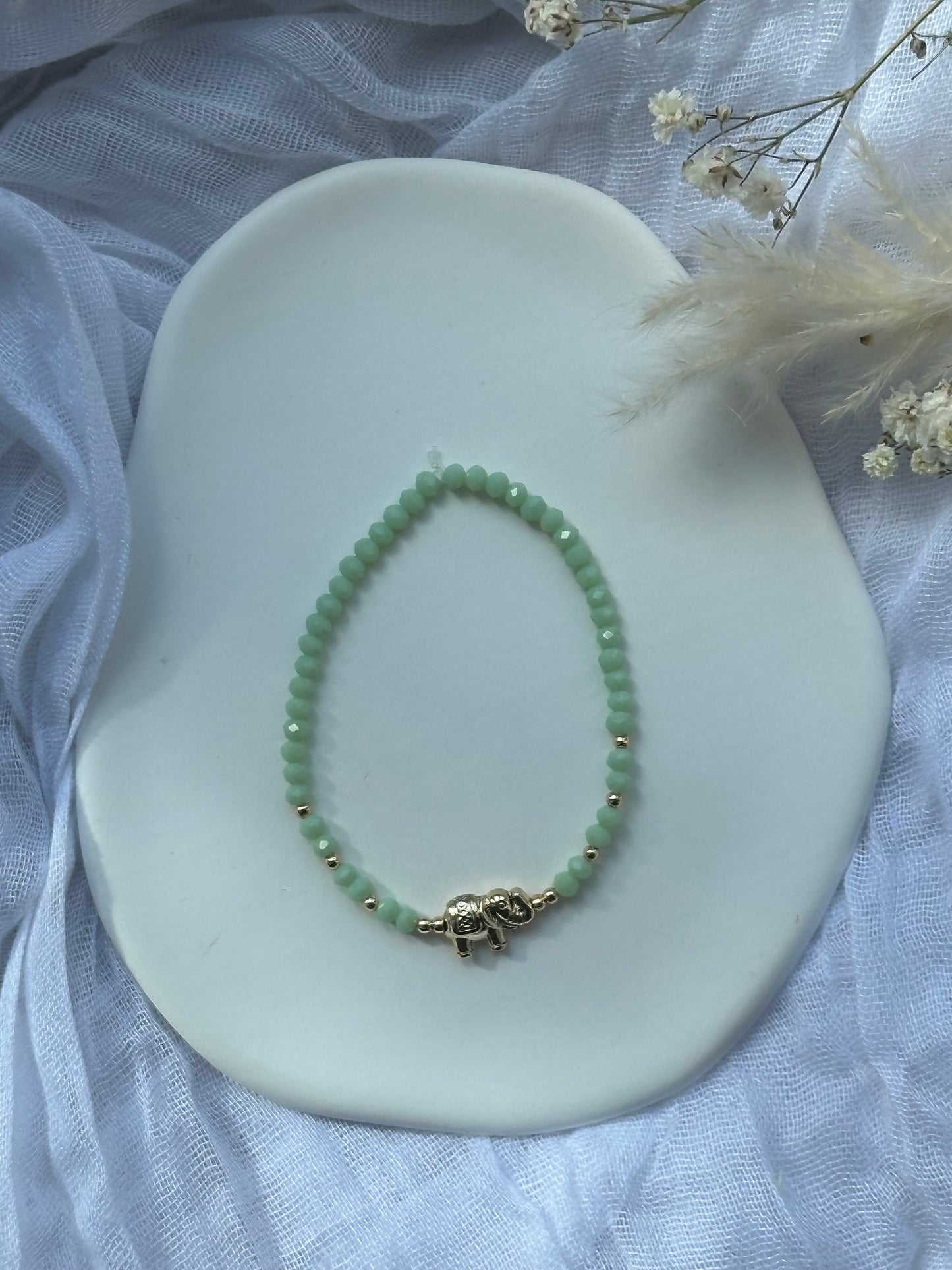 Perlenarmband mit Grünen Kristallperlen + Elefanten Anhänger - 10677