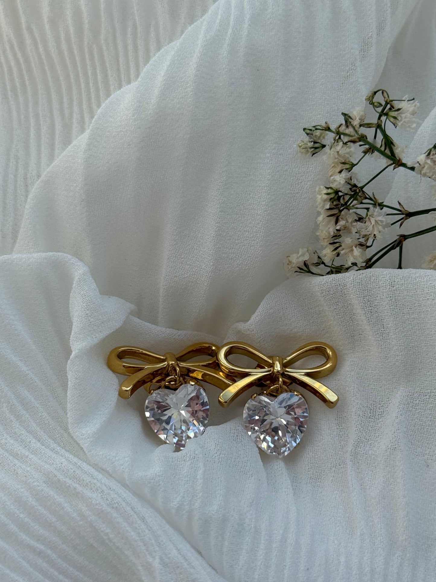 Goldene Stecker Ohrringe Bow Heart - 11112