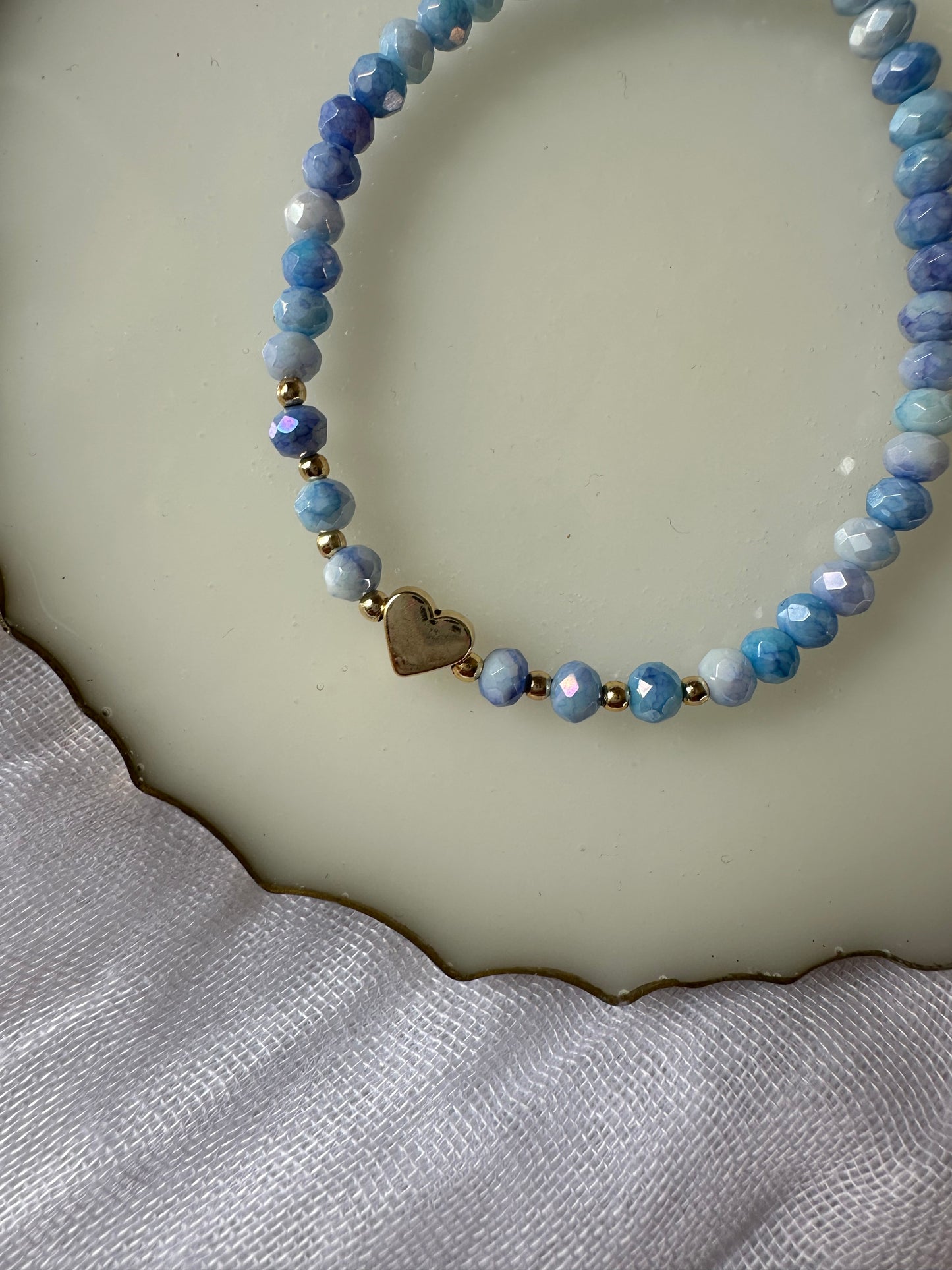 Perlenarmband mit Blauen Kristallperlen und Herz Anhänger - 10424