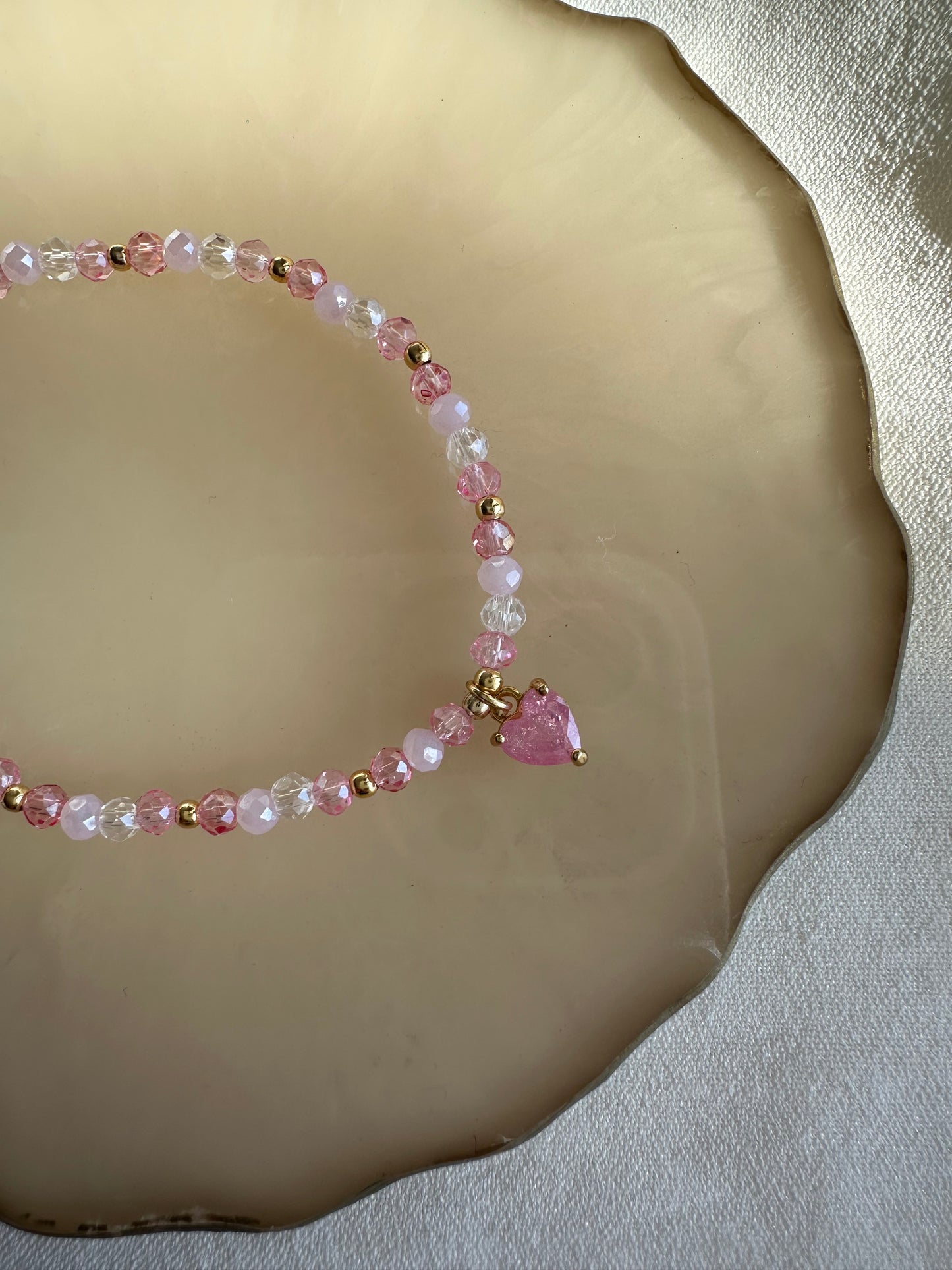 Perlenarmband mit Rosa Kristallperlen und Herz Anhänger - 10381