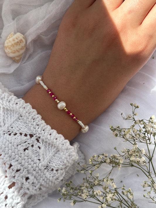 Perlenarmband mit Weißen Perlen, Pinken Kristallperlen und Goldenen Perlen + Süßwasserperlen - 10850