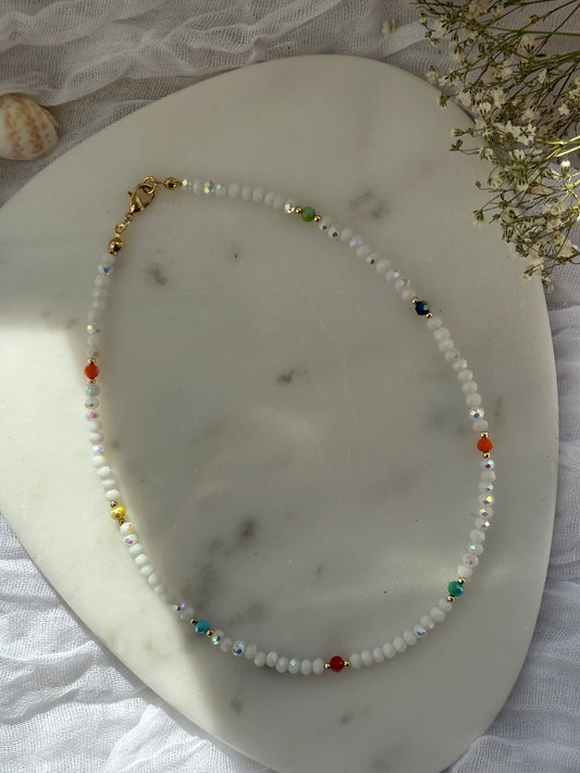 Perlenkette mit Bunten Kristallperlen und Goldenen Perlen - 10802