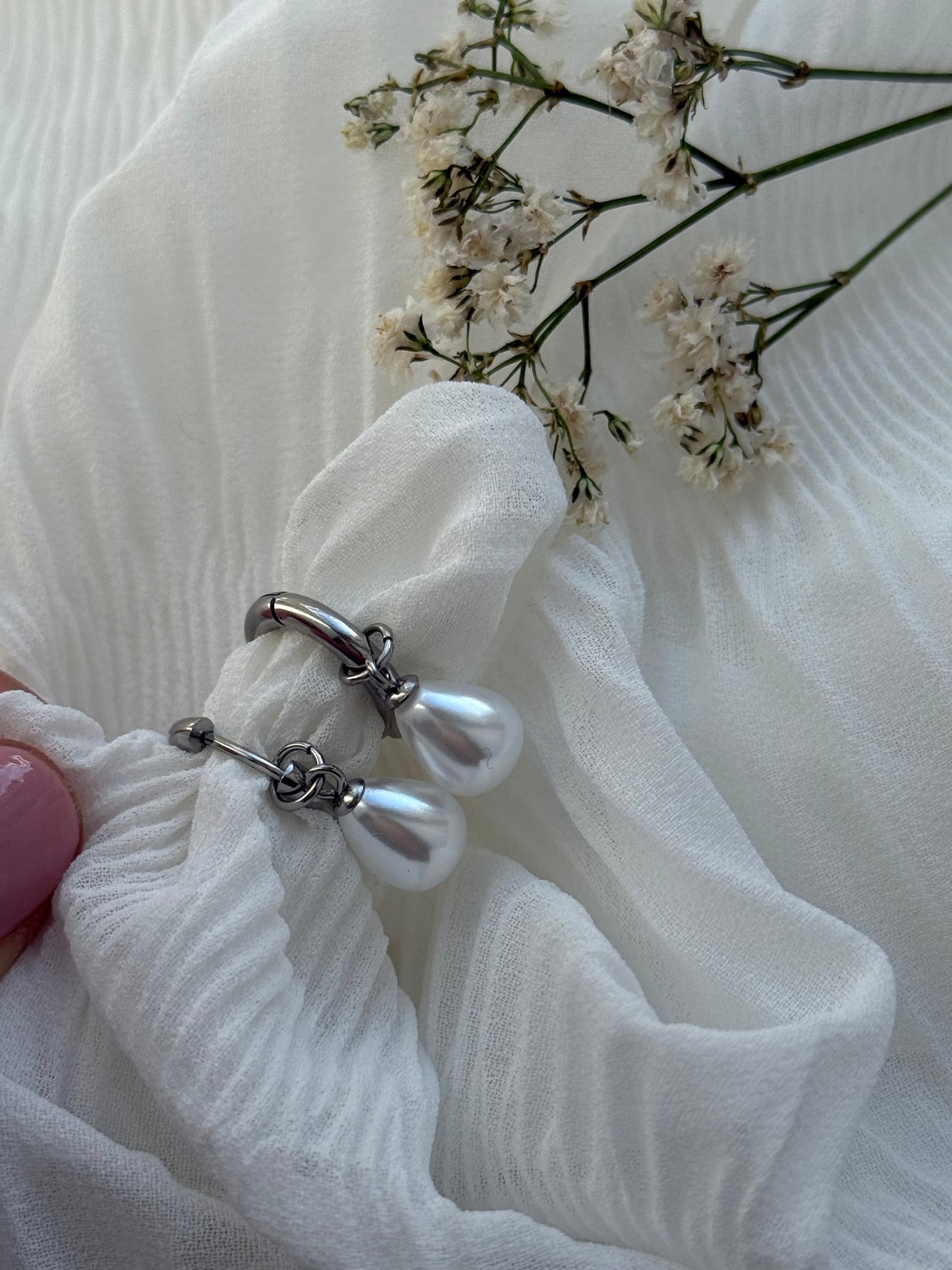 Silberne Hoops Ohrringe Edelstahl mit Perle - 11111