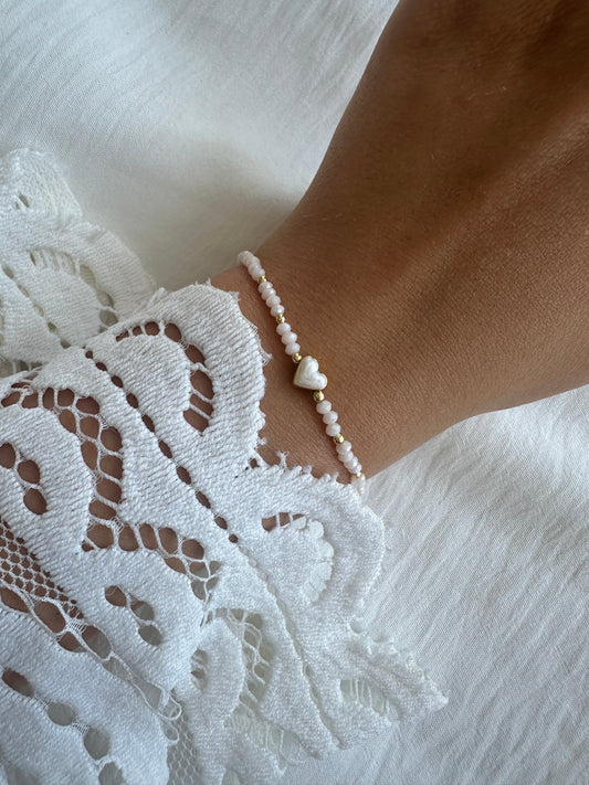 Perlenarmband mit Beigen Kristallperlen und Herz Anhänger - 10380