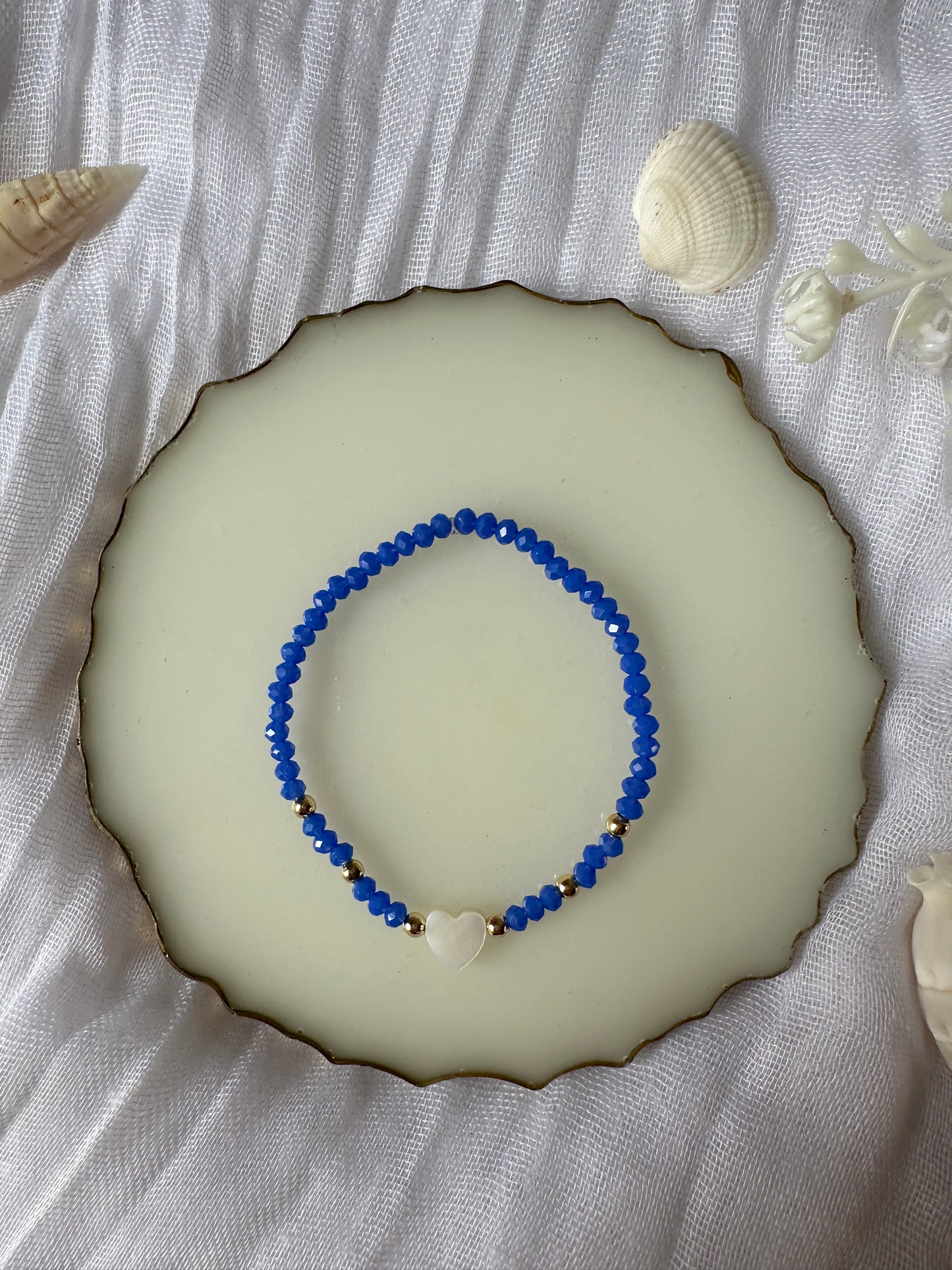 Perlenarmband mit Blauen Kristallperlen und Perlmutt Herz - 10257