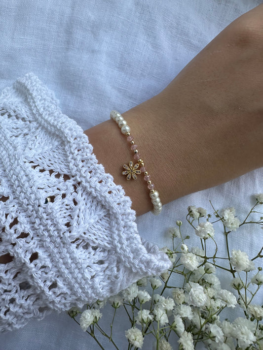 Perlenarmband mit Weißen und Rosé Kristallperlen und Blumen Anhänger - 10469