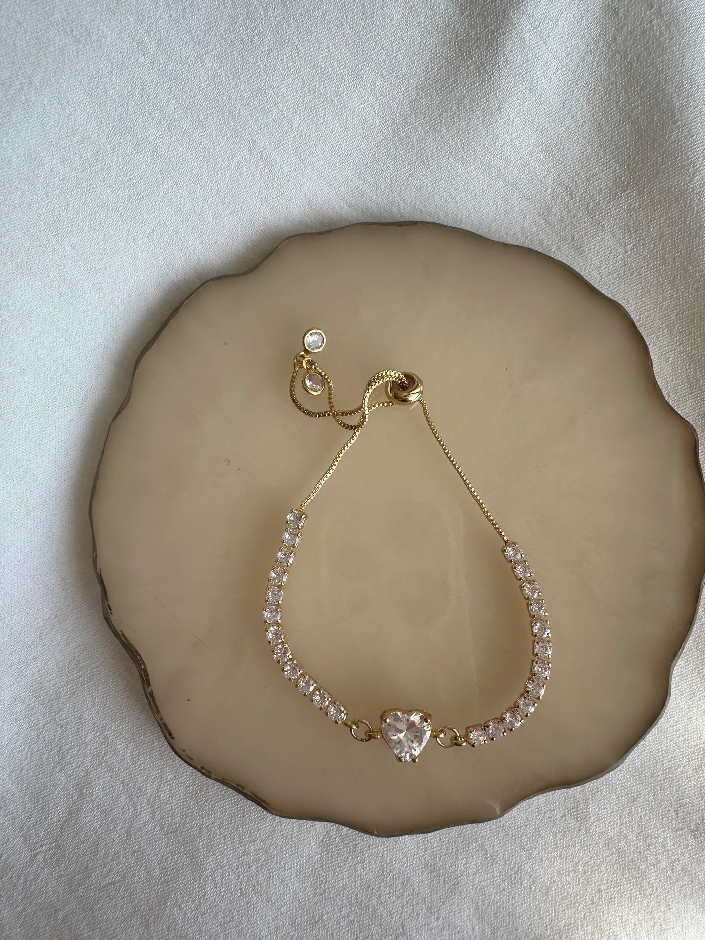 Goldenes Armband mit Goldenem Zirkonia Herz verstellbar