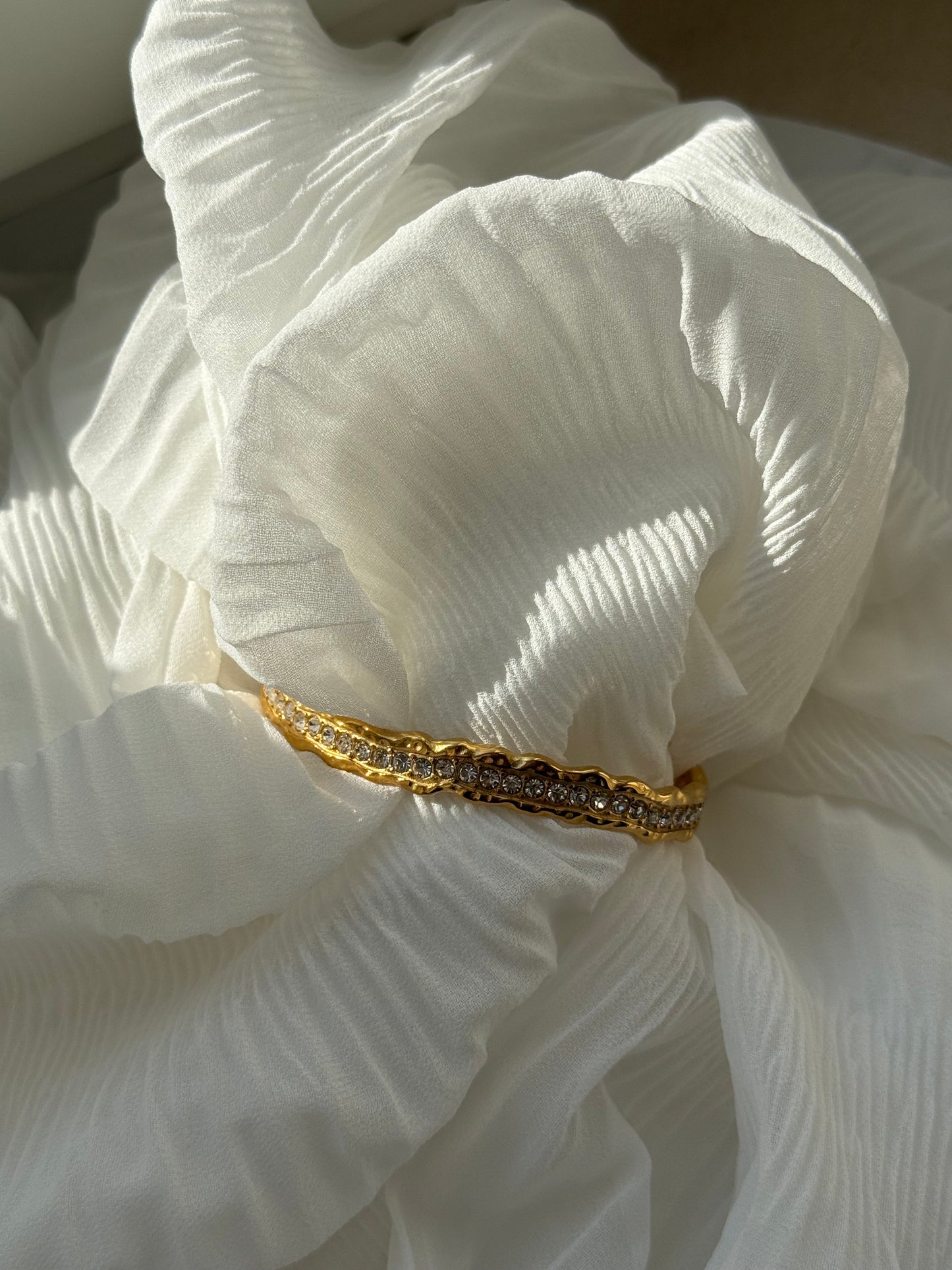 Goldenes verstellbares Edelstahl Zirkonia Armband - 10940