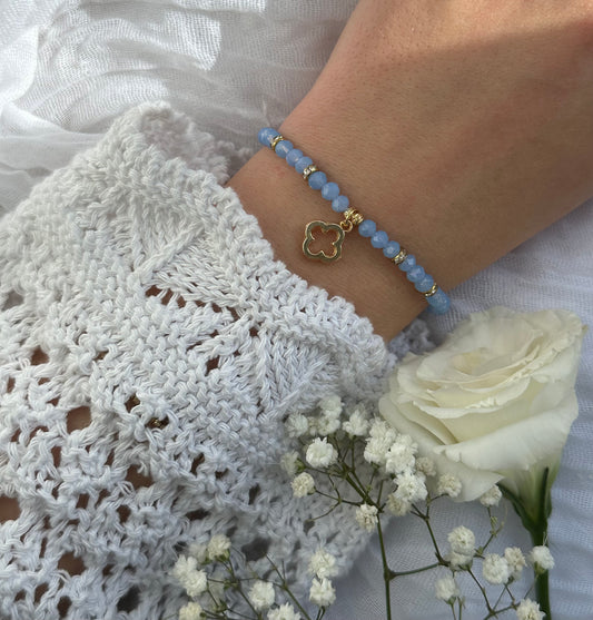Perlenarmband mit Blauen Kristallperlen und Kleeblatt Anhänger - 10576