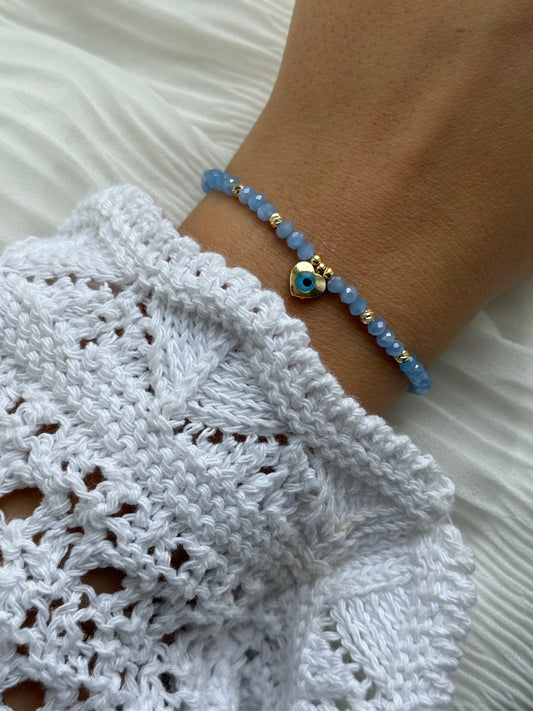 Perlenarmband mit Blauen Kristallperlen, Goldenen Details + Nazar Herz Anhänger - 111185