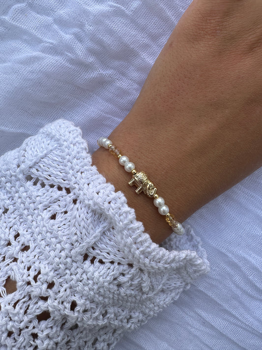 Perlenarmband mit Weißen Perlen und Goldenen Kristallperlen + Elefanten Anhänger - 10333