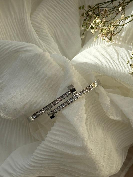 Silberner Armreif mit Steinen - 11094