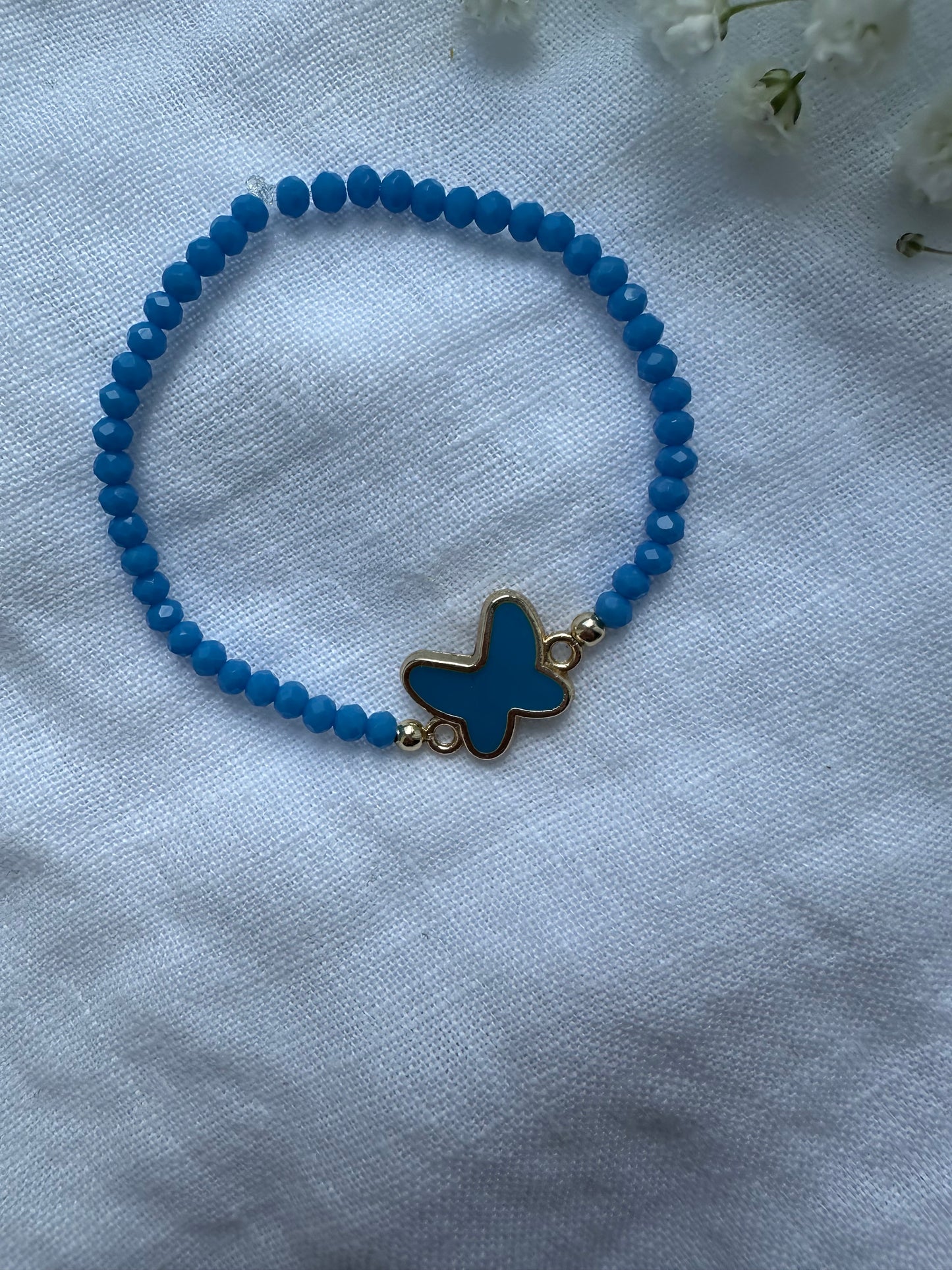Perlenarmband mit Blauen Kristallperlen und Schmetterling Anhänger - 10313