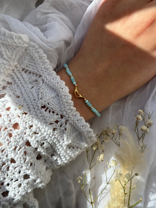 Perlenarmband mit Blauen Kristallperlen + Hand Herz Anhänger - 10681