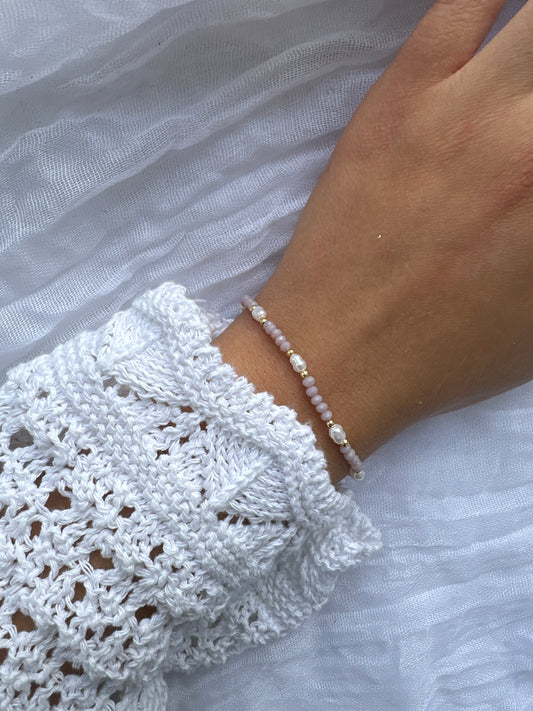 Perlenarmband mit Lila Kristallperlen und Weißen Perlen - 10337
