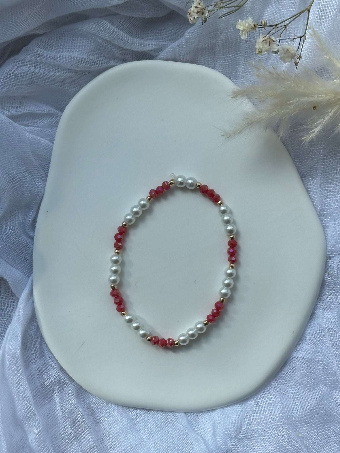 Perlenarmband mit Weißen Glasperlen und Kristallperlen - 10672