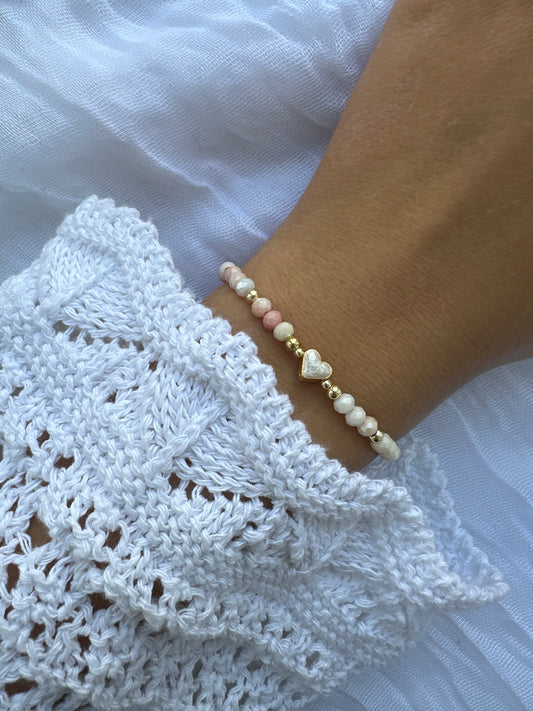 Perlenarmband mit Beigen Kristallperlen und Herz Anhänger - 10445