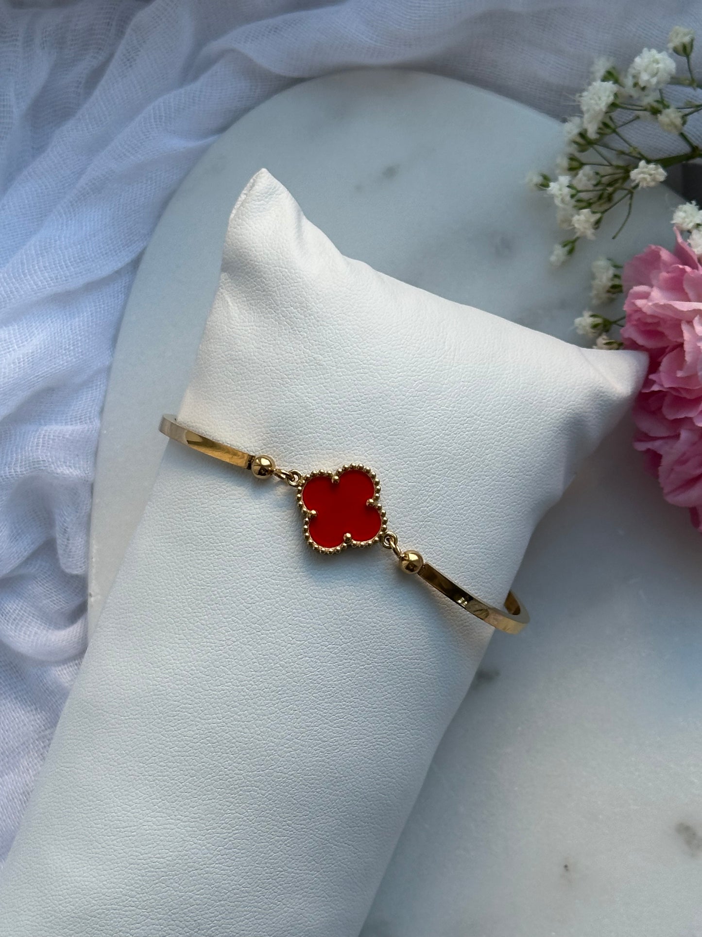 Goldener Clover Armreif - Rot - 10637