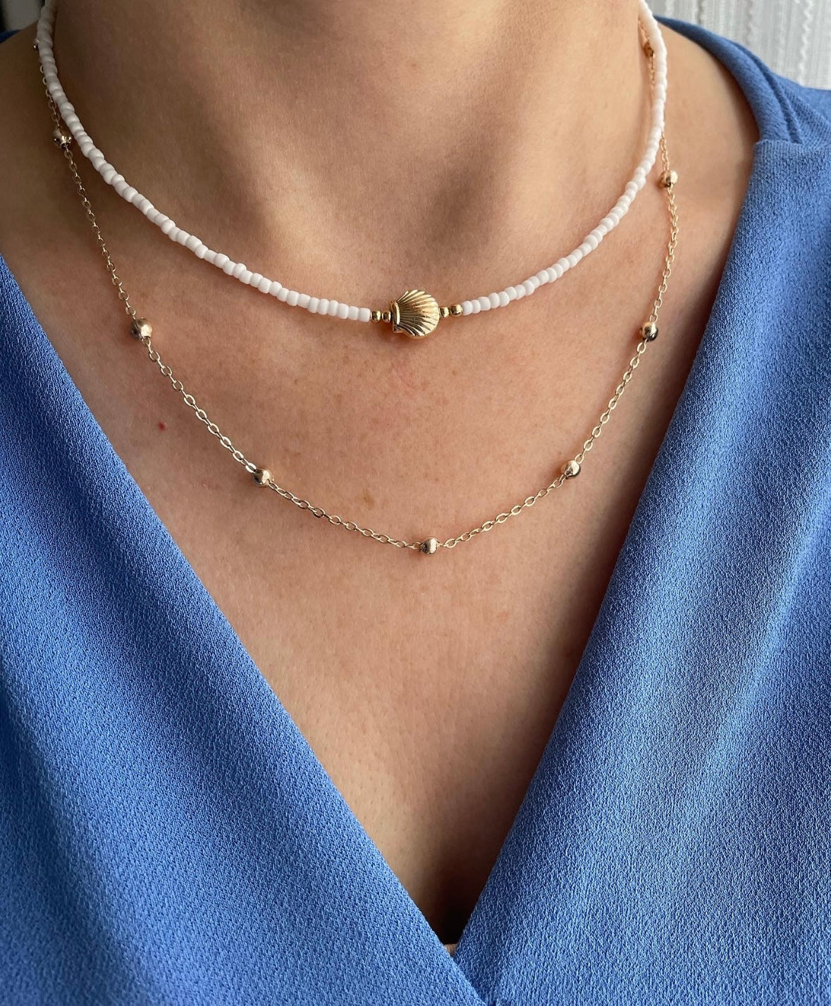 Perlenkette chocker mit weißen Perlen und Muschel Anhänger - 10114