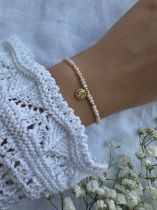 Perlenarmband mit Beigen Kristallperlen und Goldenen Taler Anhänger - 10439
