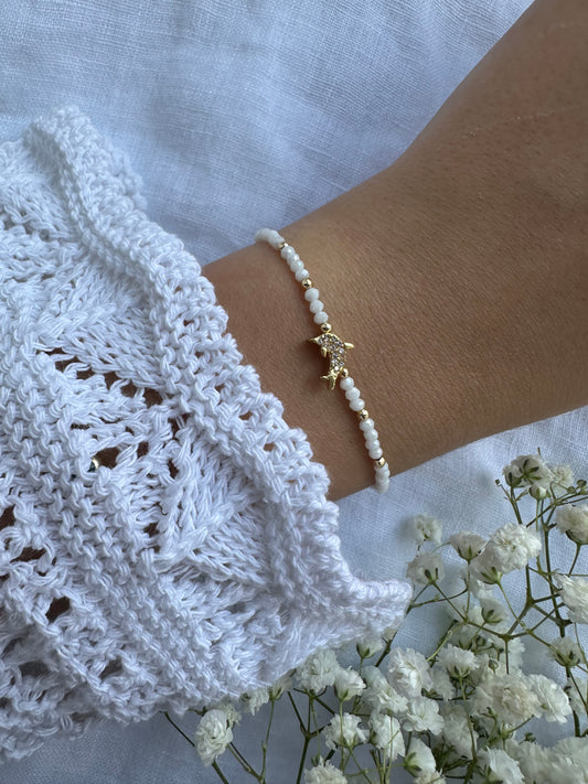 Perlenarmband mit Weißen Kristallperlen und Delfin Anhänger - 10438