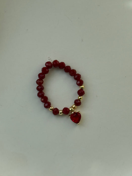 Perlenring mit Roten Kristallperlen, Goldenen Details + Herz Anhänger - 111202