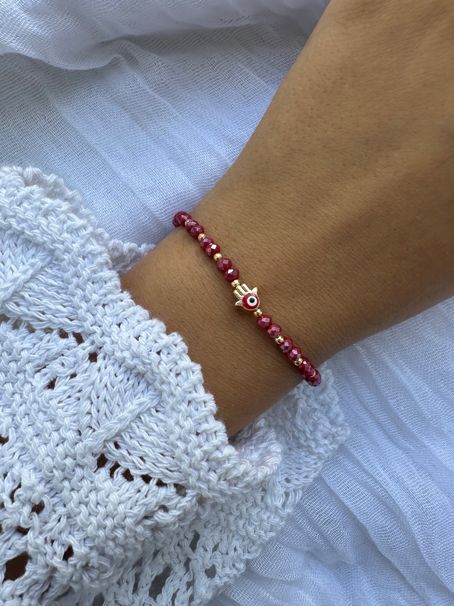 Rotes Perlenarmband mit Fatima’s Hand Anhänger - 10271