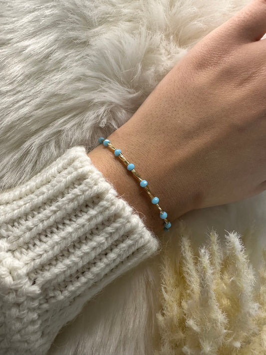 Perlenarmband mit Blauen Kristallperlen und einem goldenen Stiftperlen - 10231