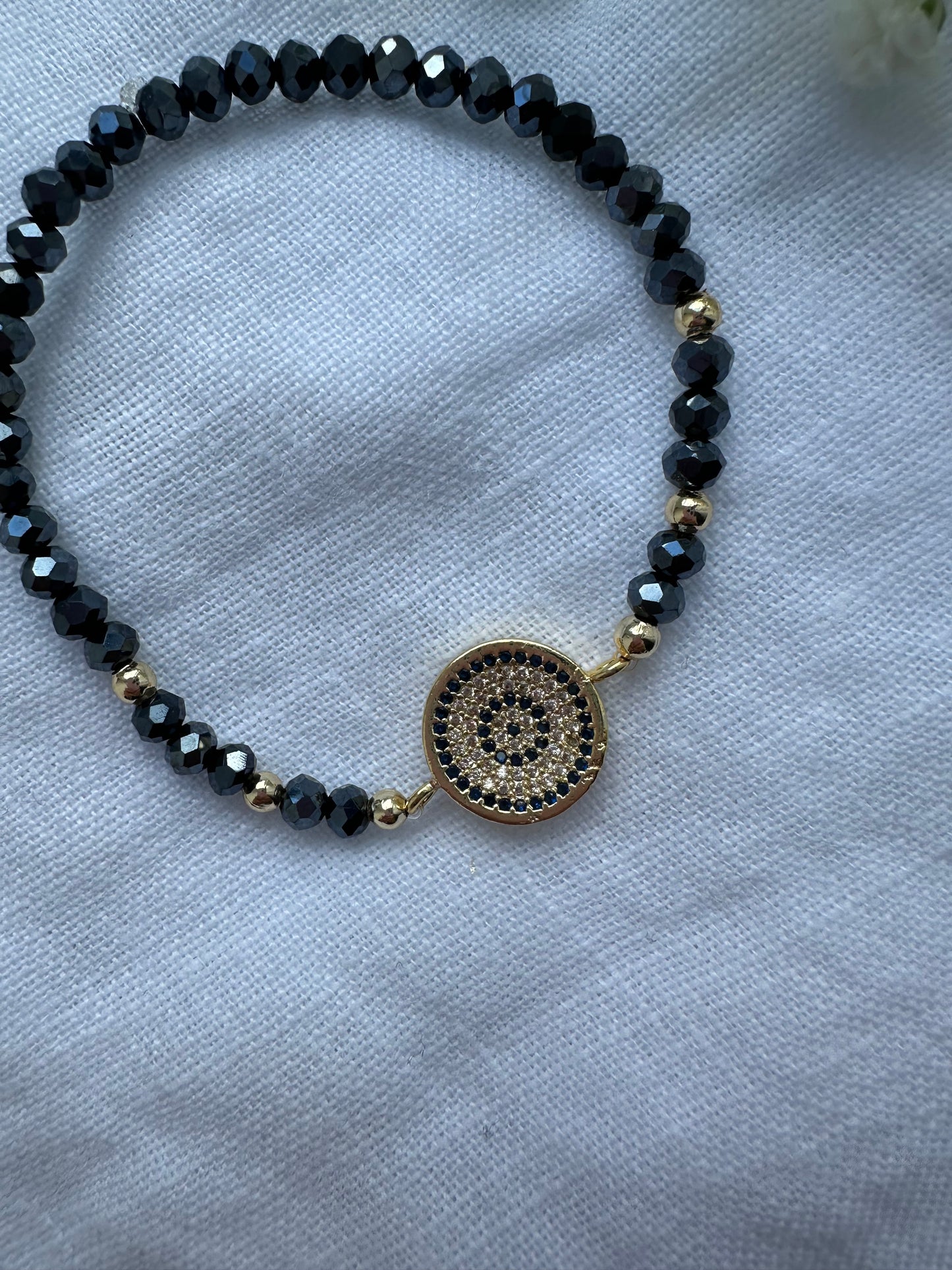 Perlenarmband mit Dunkelblauen Kristallperlen und Nazar Anhänger - 10367