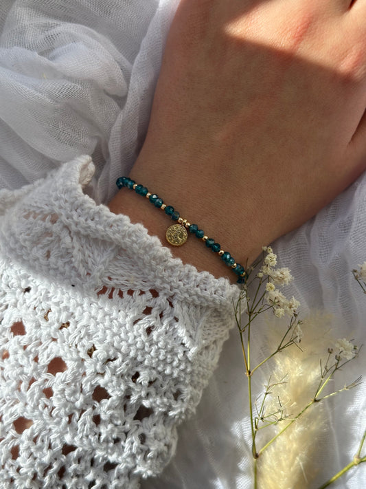 Perlenarmband mit Blauen/Türkisen Kristallperlen + Goldenen Taler Anhänger - 10684