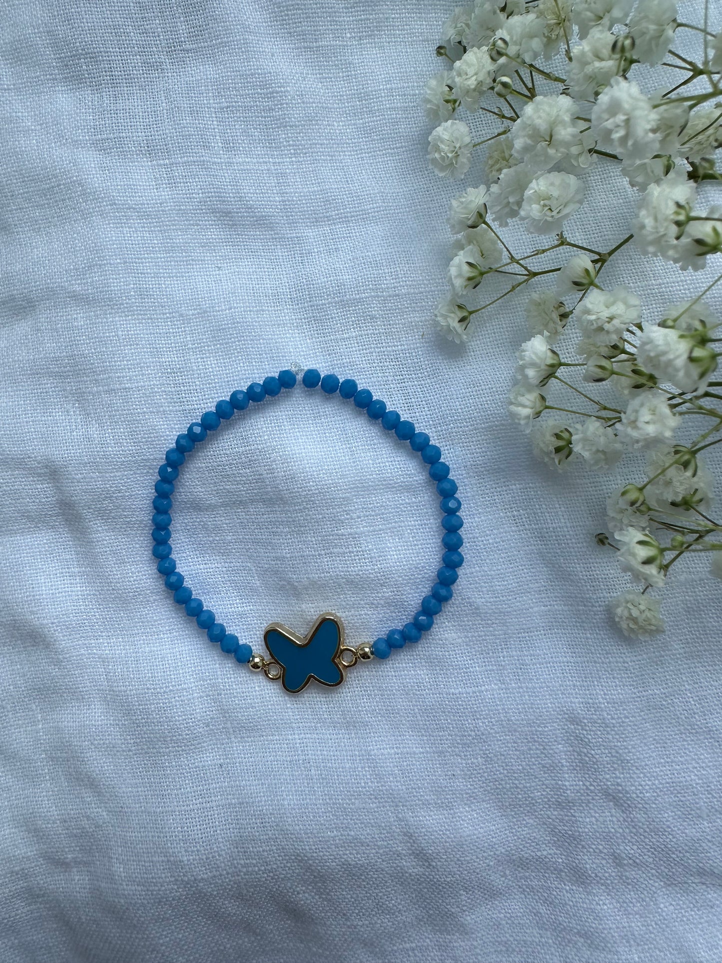 Perlenarmband mit Blauen Kristallperlen und Schmetterling Anhänger - 10313