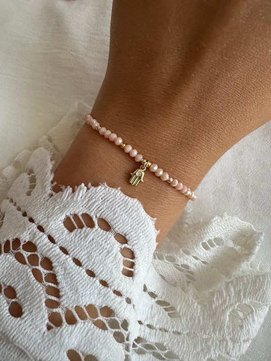 Perlenarmband mit Beigen Kristallperlen und Fatimas Hand Anhänger - 10267