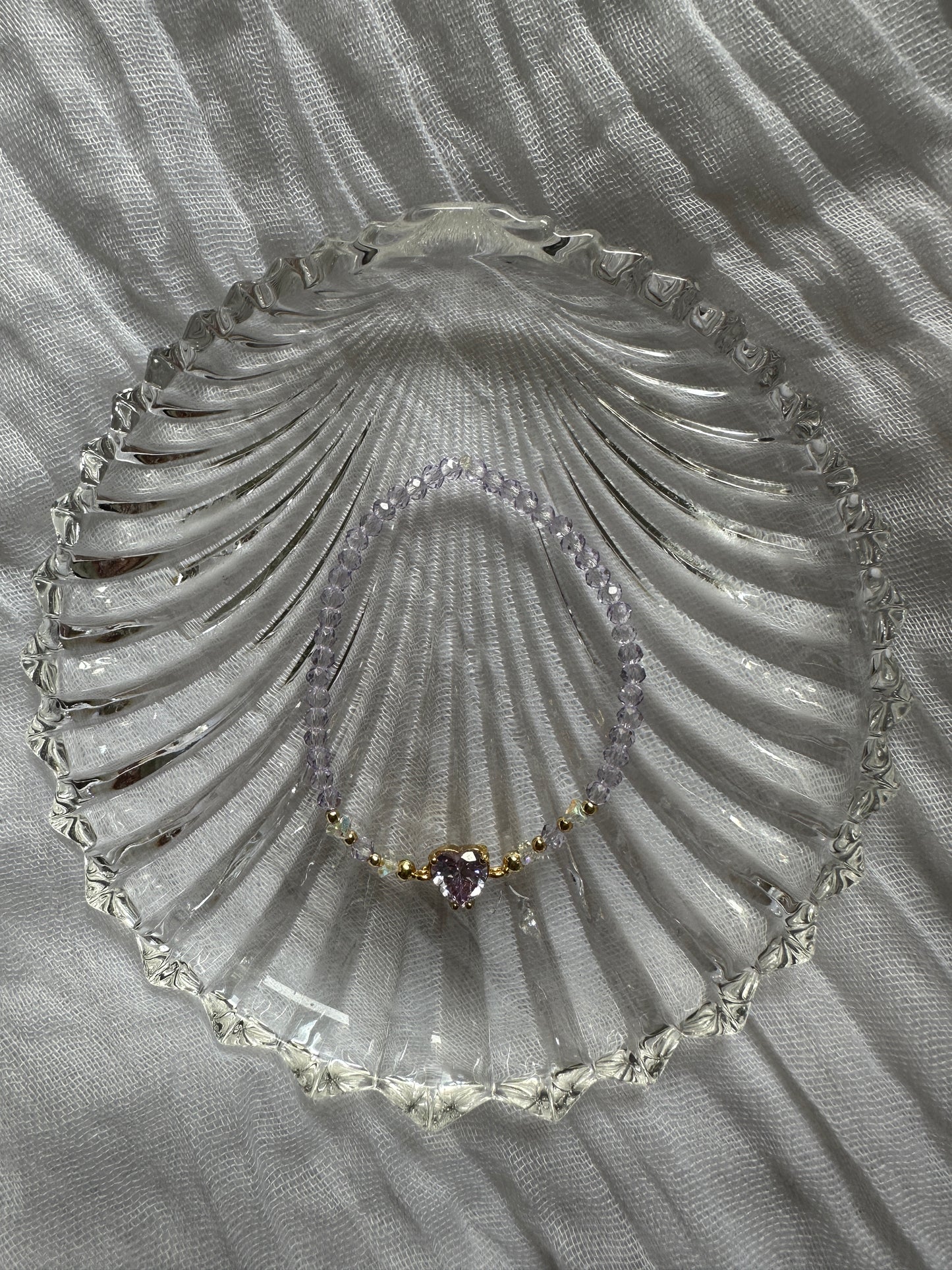 Perlenarmband mit Lila Kristallperlen und Zirkonia Herz Anhänger - 10276
