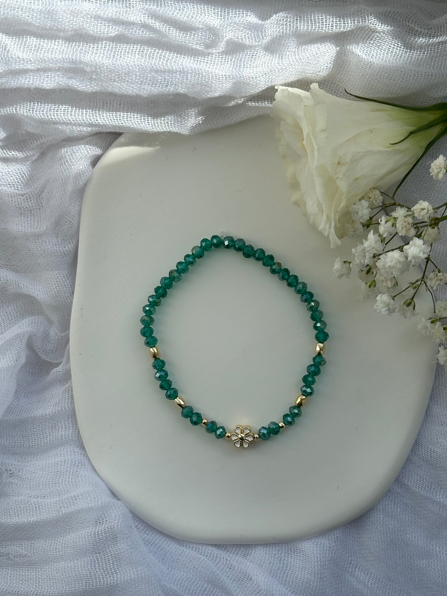Perlenarmband mit Türkisen Kristallperlen und Blumen Anhänger - 10578