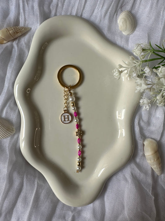 Schlüsselanhänger personalisiert mit Pinken und weißen Perlen + Goldenen Perlen und Blumen Anhänger - 10009