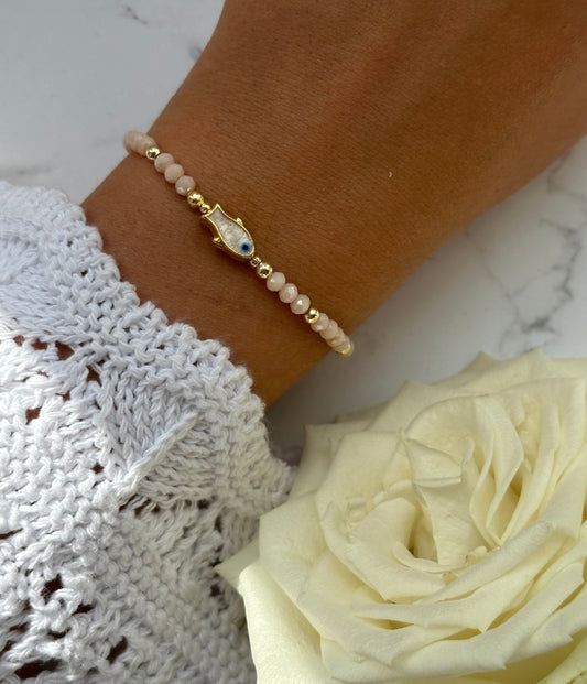 Perlenarmband mit Beigen Kristallperlen und Goldenen Perlen + Fisch Anhänger - 10872
