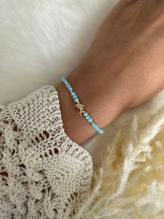 Perlenarmband hellblau mit Delfin Anhänger - 10295