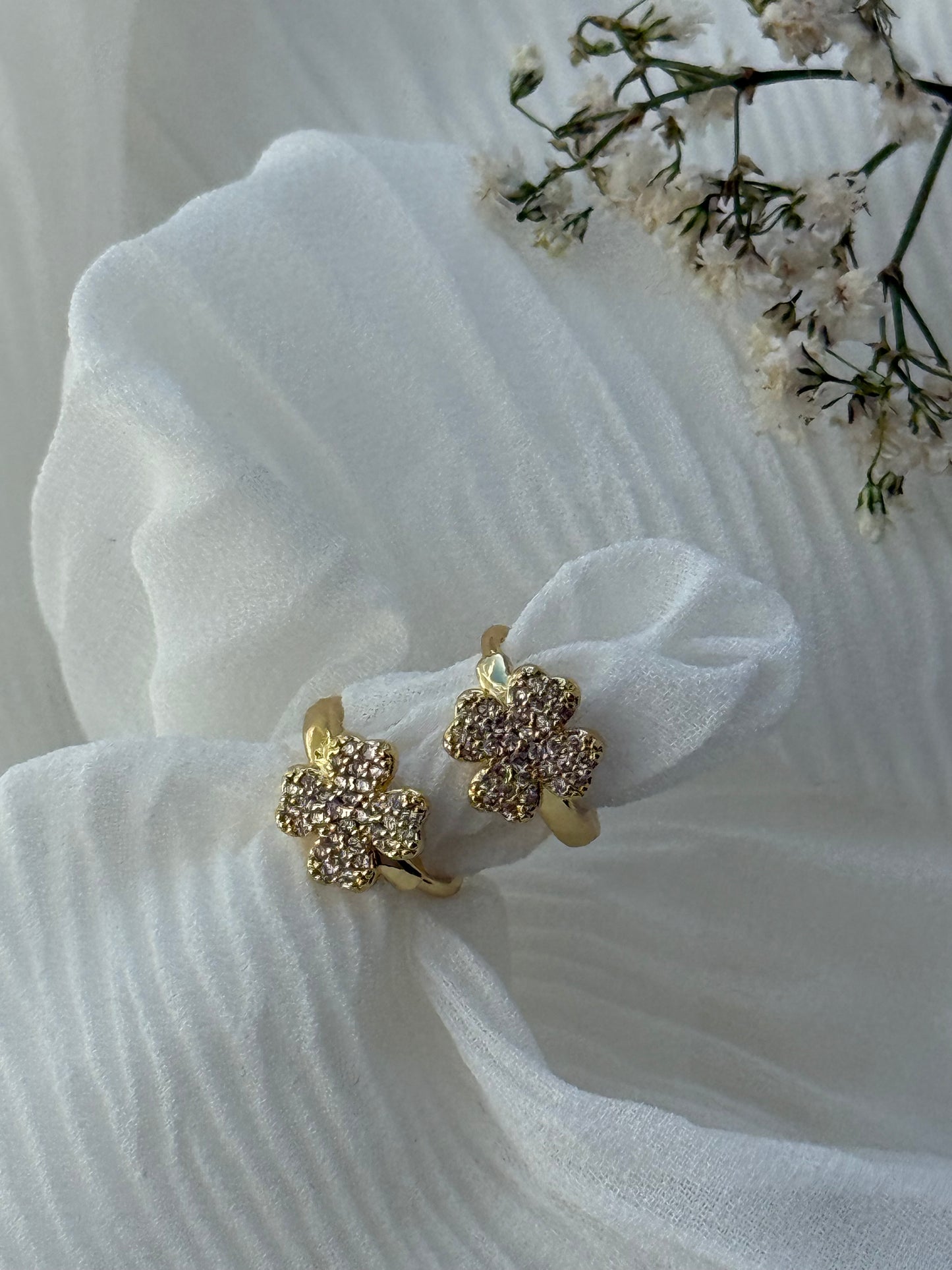 Goldene Hoops Clover Ohrringe - 11117