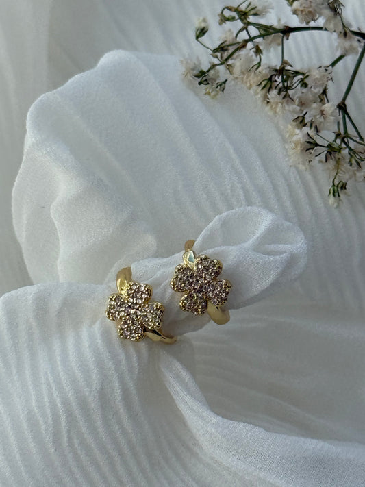 Goldene Hoops Clover Ohrringe - 11117