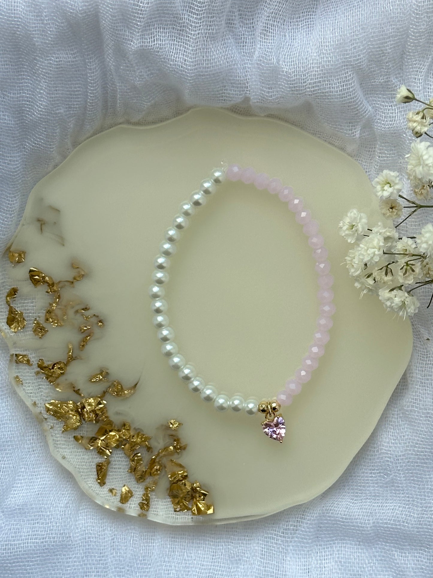 Half & Half Perlenarmband mit Rosa Kristallperlen und Weißen Glasperlen + Herz Anhänger - 10501
