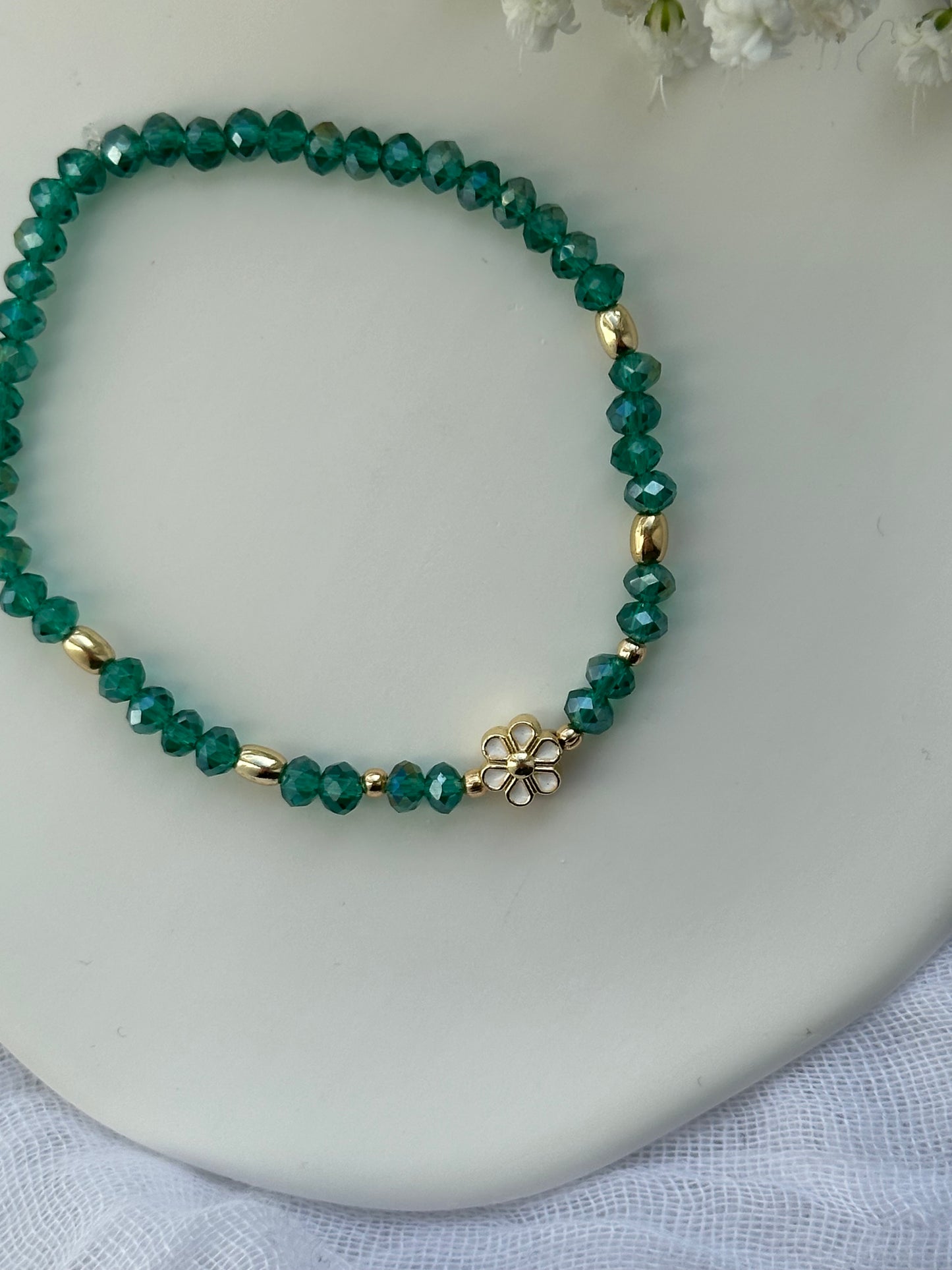 Perlenarmband mit Türkisen Kristallperlen und Blumen Anhänger - 10578