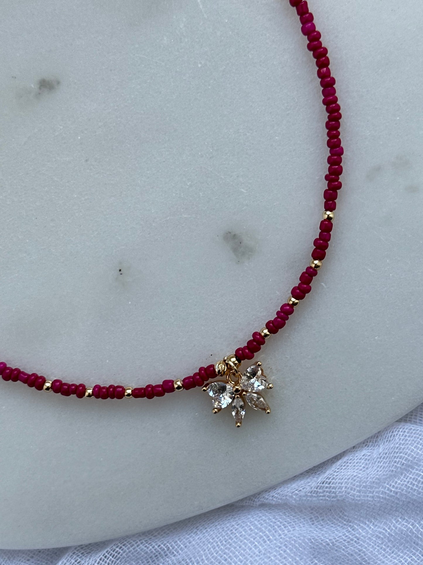 Perlenkette mit Pinken und Goldenen Perlen + Zirkonia Schleifen Anhänger - 10615