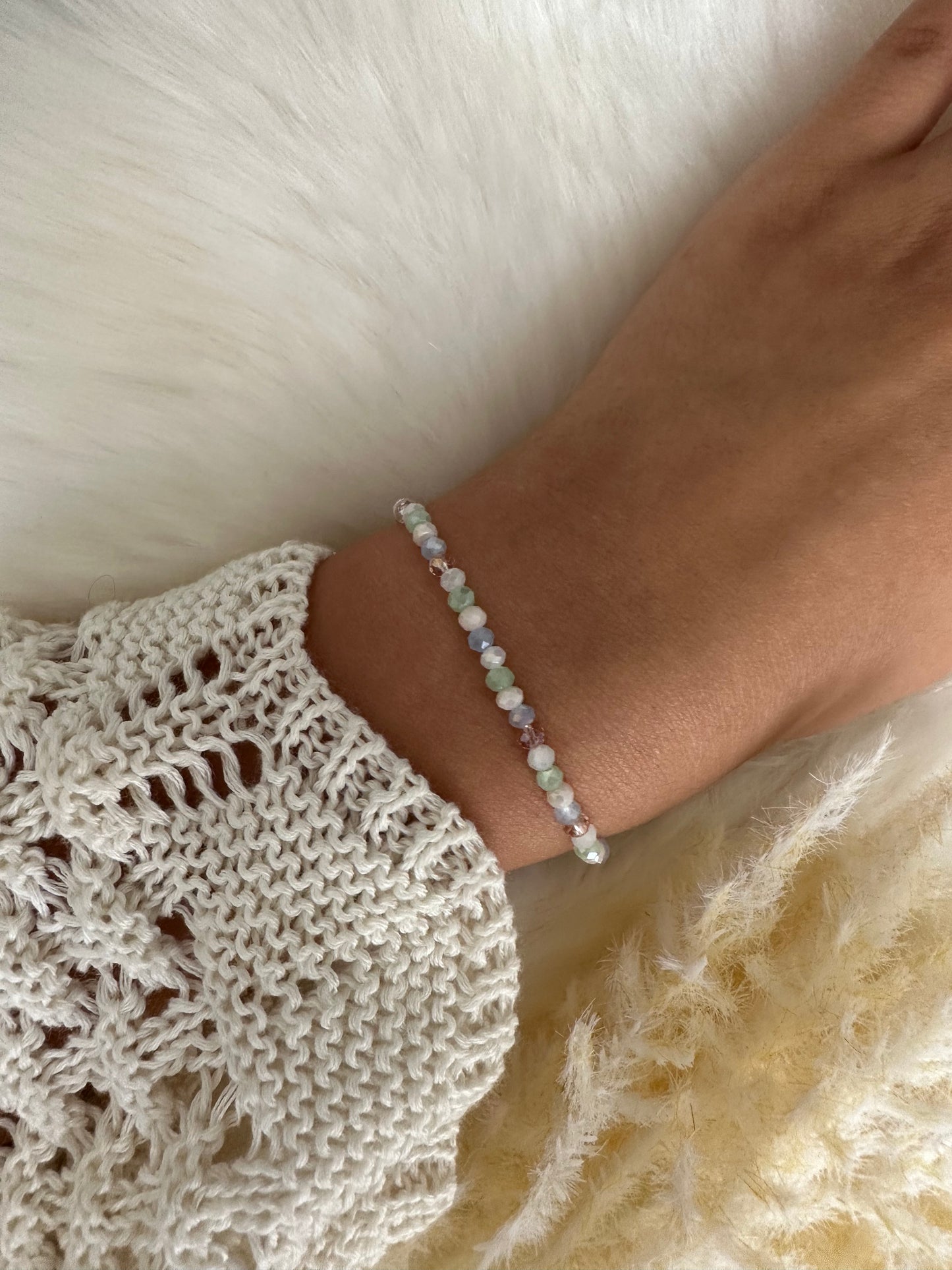 Perlenarmband mit bunten Kristallperlen - 10414
