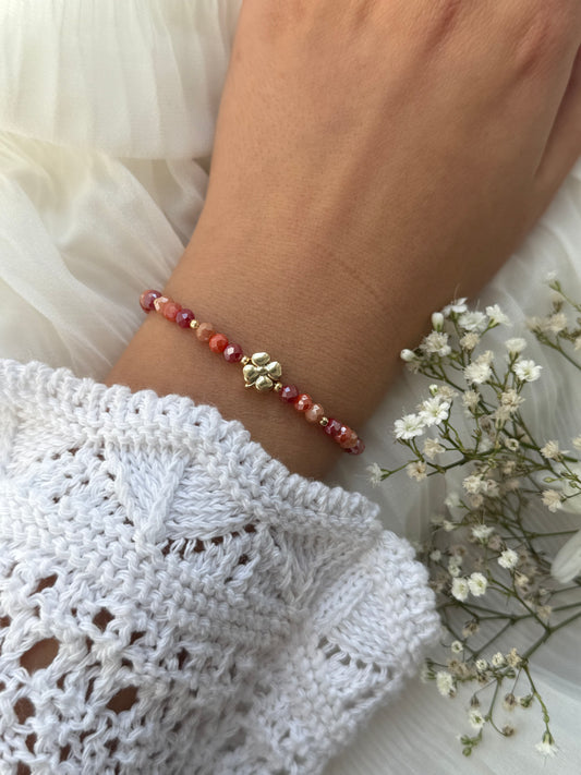Perlenarmband Autumn mit Roten, Beigen Kristallperlen, Goldenen Perlen + Kleeblatt Anhänger - 10972