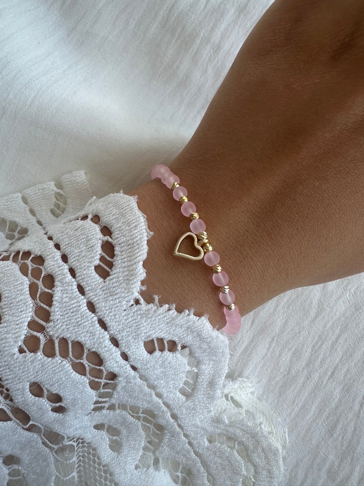 Perlenarmband mit Rosa Glasperlen und Herz Anhänger - 10263