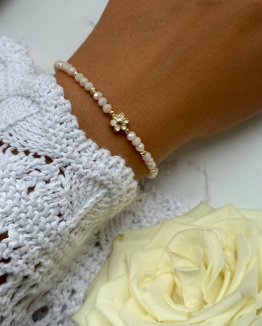 Perlenarmband mit Beigen Kristallperlen und Goldenen Perlen + Blumen Anhänger - 10892